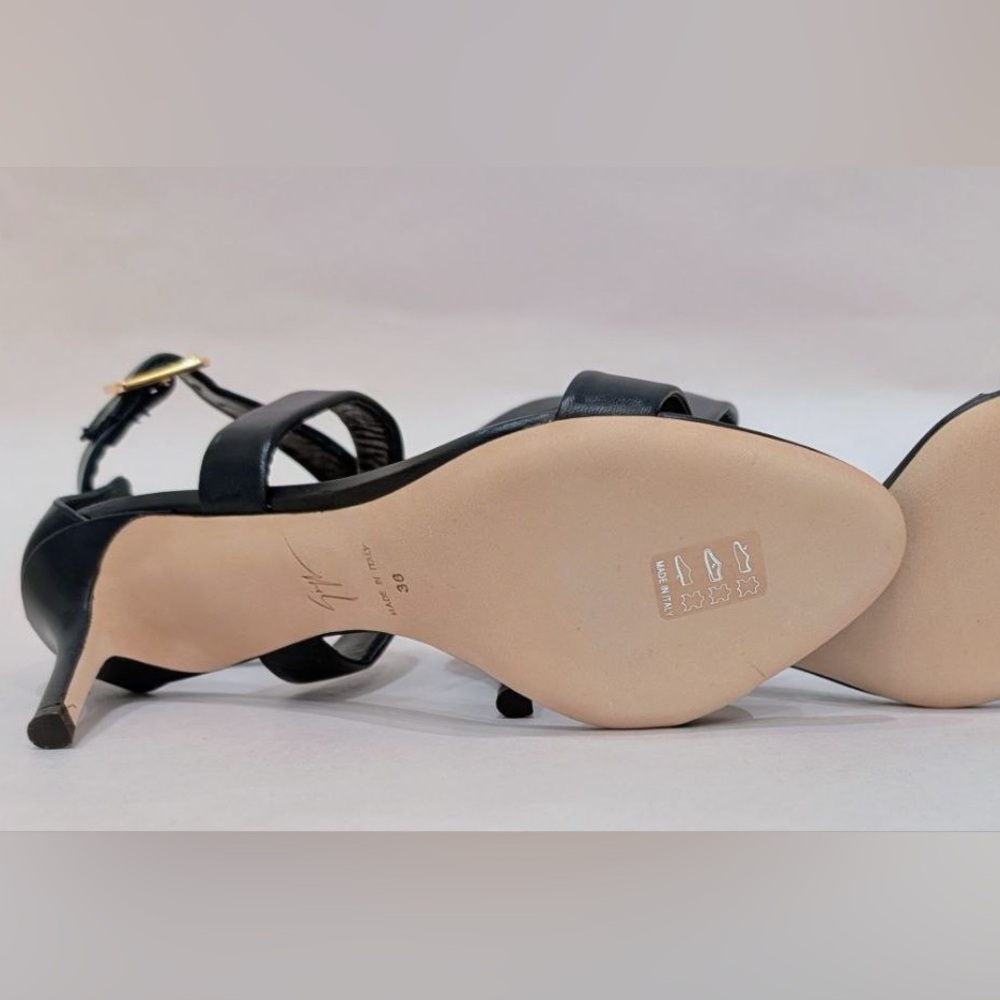 New in Box Giuseppe Zanotti Strappy Heels Size 6 Deep Navy - Picture 9 of 11